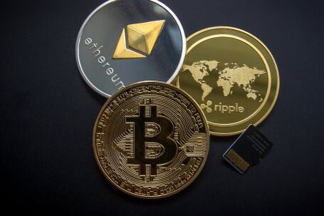 Bitcoin - Ripple, Etehereum and Bitcoin and Micro Sdhc Card