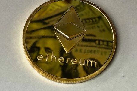 Ethereum - Round Gold-colored Ethereum Ornament